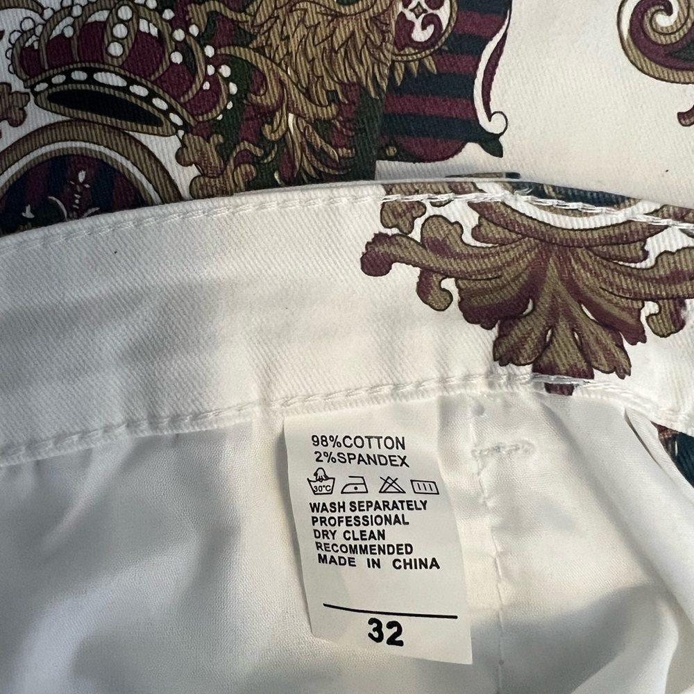 32W x 30L - Printed denim pants - Picture 2 of 2